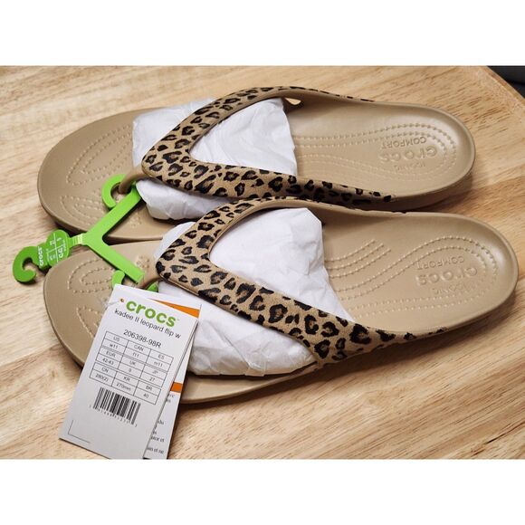 Crocs Kadee II Leopard Flip Flops – Women’s Size 11 – Lightweight Sandals - Picture 6 of 7